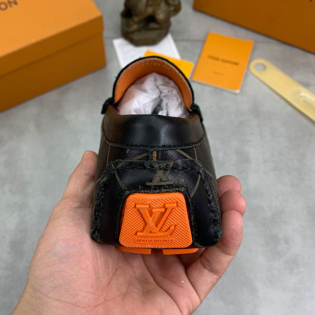 New High Grade Fashion V Logo Men's Loafers XC1823111403