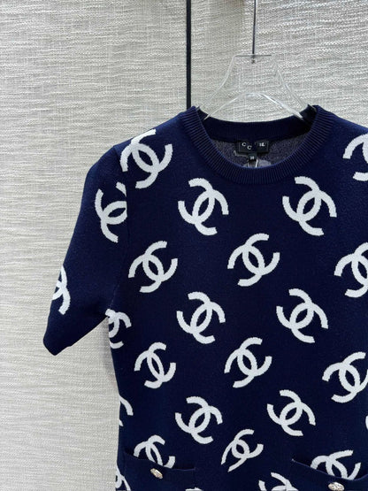 Fashion New Slim-fit Slim-fit Knitted Short-sleeved Dress 1024041621