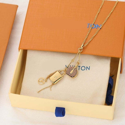 Round cake tassel bag necklace