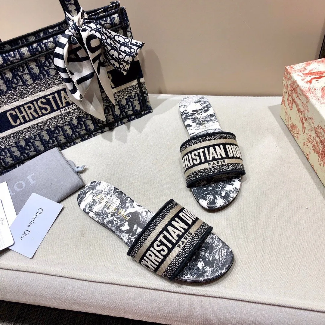 jacquard embroidered slipper