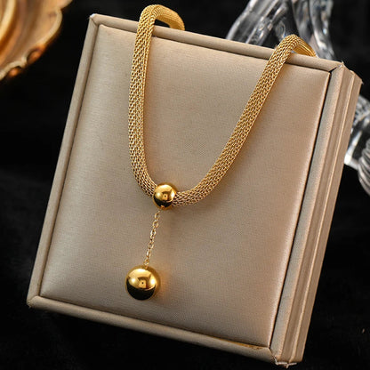 Square pendant necklace 2025081210