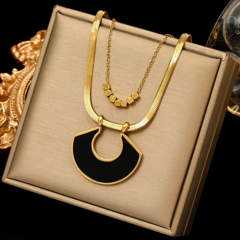 Square pendant necklace 2025081210