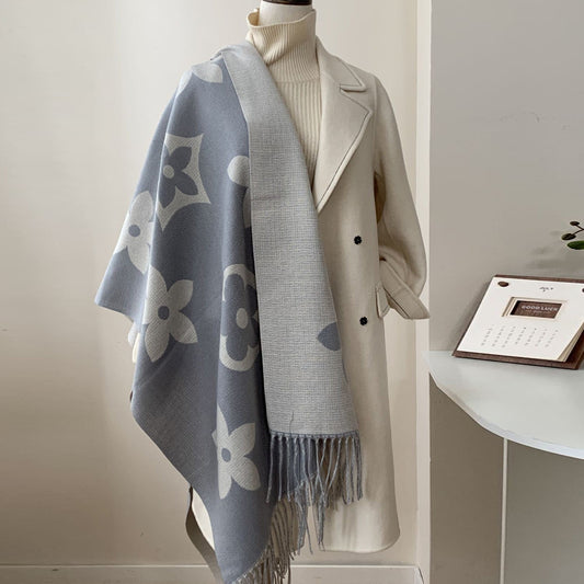 Reversible Shawl-Style Wool and Cashmere Scarf 1025090801