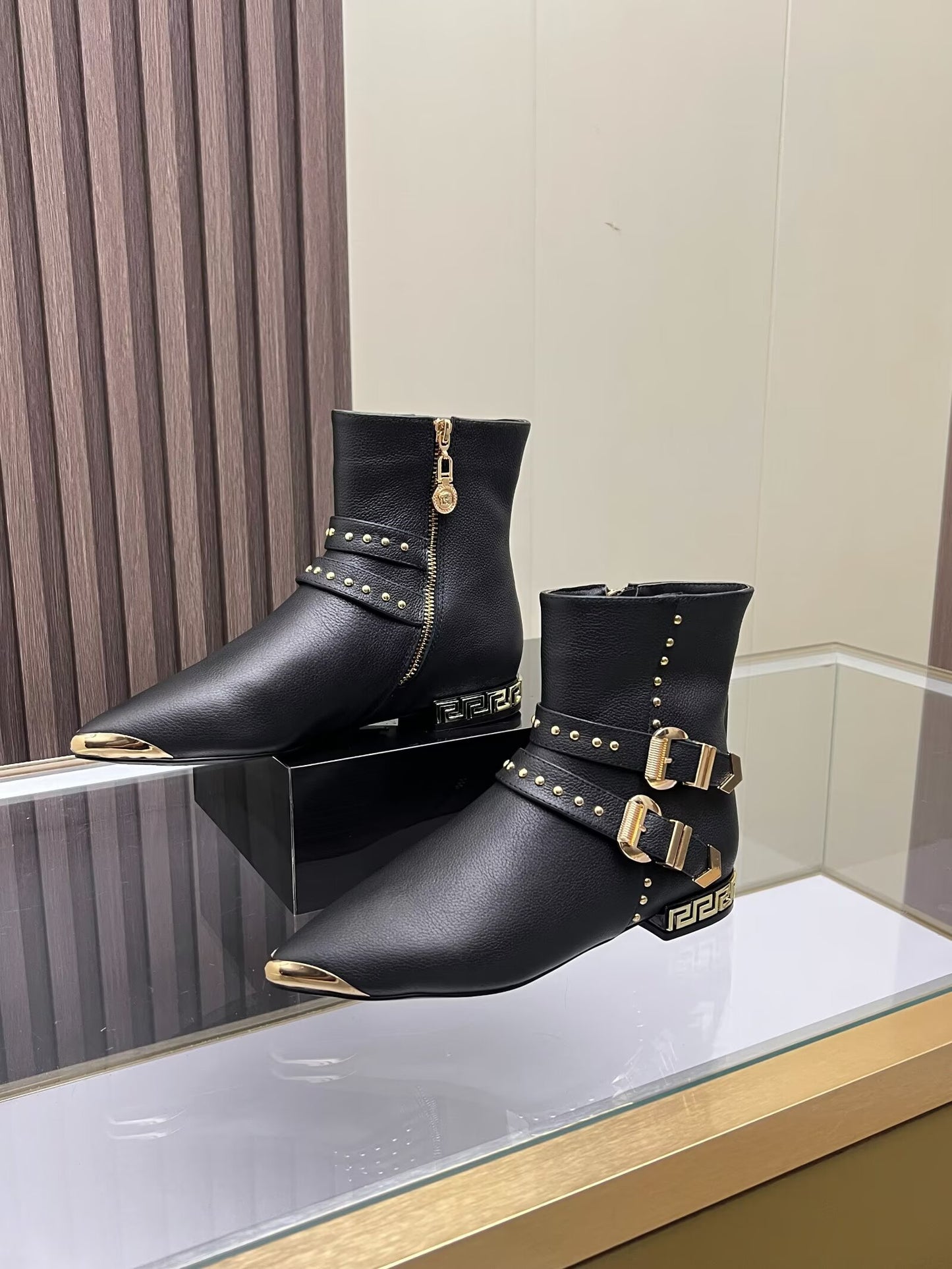 VS Flat ankle boots 0725101302