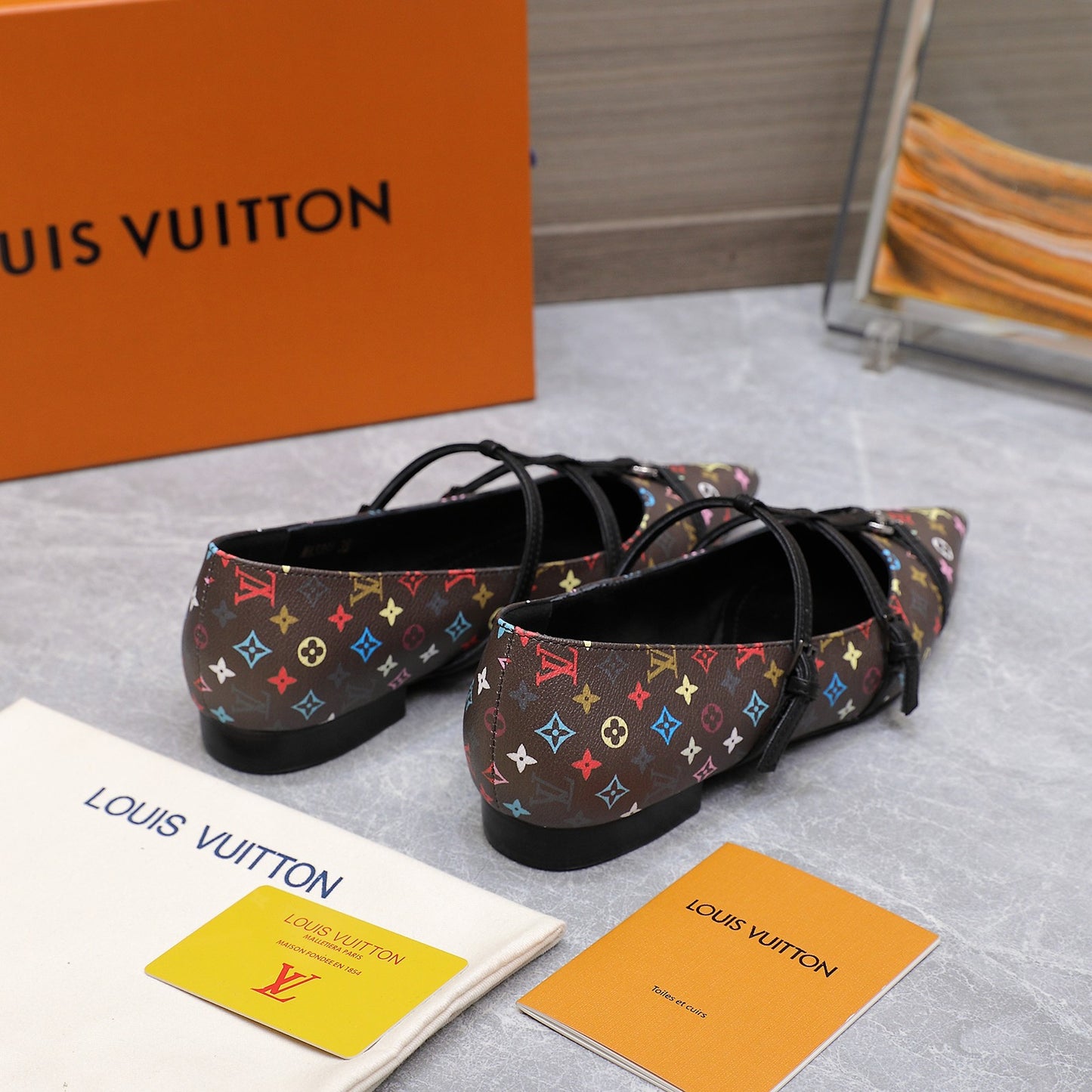 Lvv25ss new pointed-toe flat sandals 0725102306